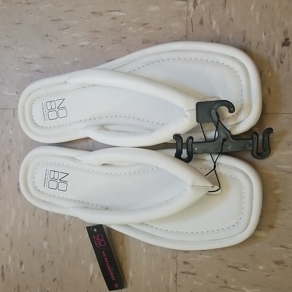 Sandals - Picture 1 of 9